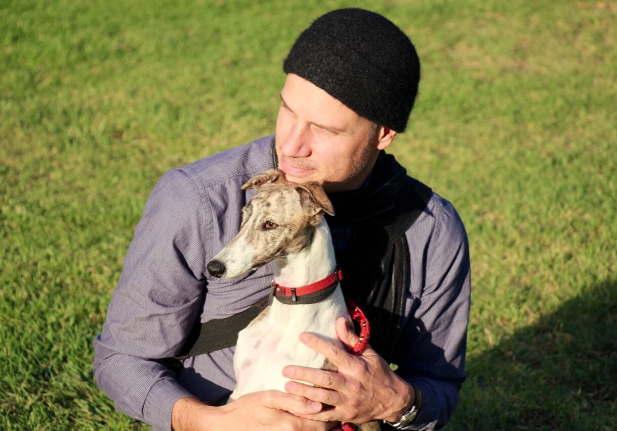 Melbourne petsitter, Mark, with Olley the Whippet